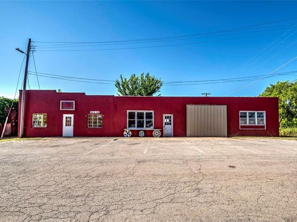 109 W 11th Street, Chandler, OK 74834