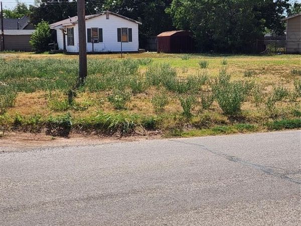 320 N Jackson Street, Altus, OK 73521