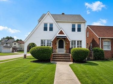 300 E 211 Street, Euclid, OH 44123