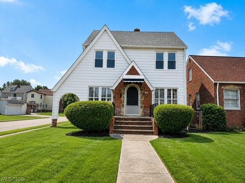 300 E 211 Street , Euclid, OH 44123 Photo 1
