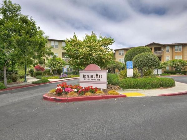241 Pacifica Boulevard, Unit 203, Watsonville, CA 95076