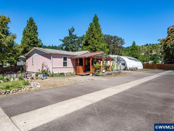 47507 School St, Oakridge, OR 97463