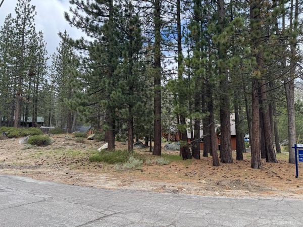 2900 Santa Claus Drive, South Lake Tahoe, CA 96150