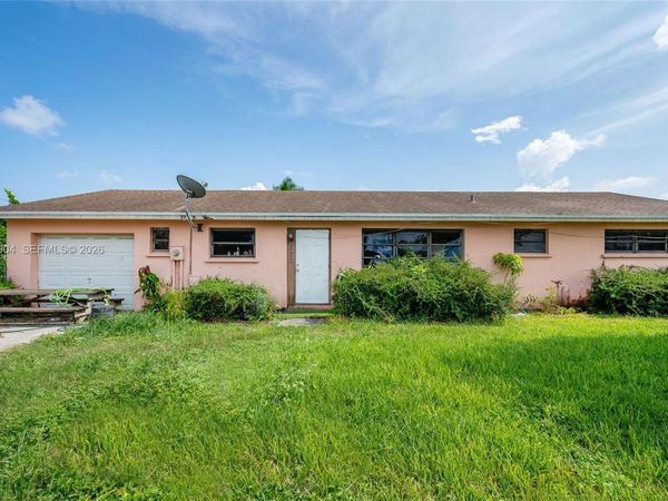 822 NW 15th St , Homestead, FL 33030