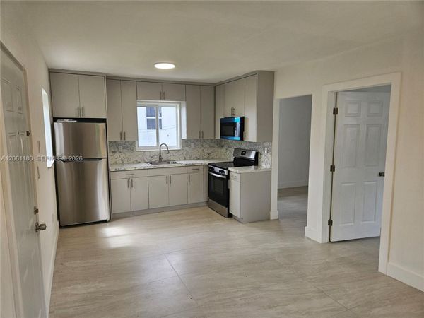9415 SW 38th St, Unit B, Miami, FL 33165