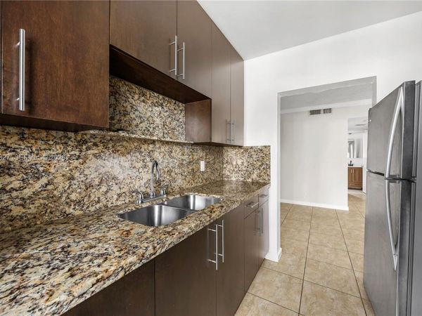 5420 Hollywood Blvd , Unit 202, Hollywood, FL 33021