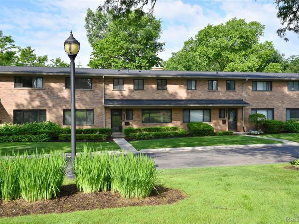 142 E Hickory Grove Road, Unit 3, Bloomfield Hills, Mi 48304
