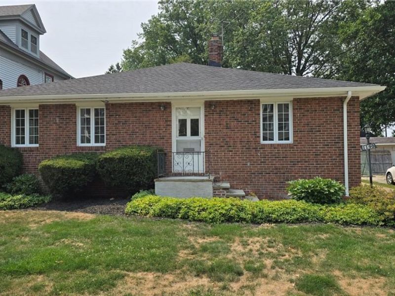 1190 Belle Avenue , Lakewood, OH 44107 Photo 2