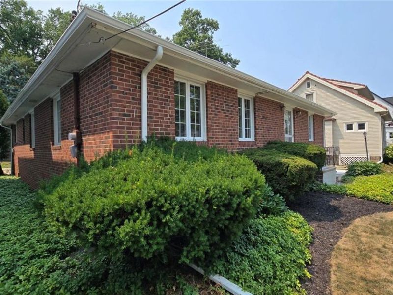 1190 Belle Avenue , Lakewood, OH 44107 Photo 3