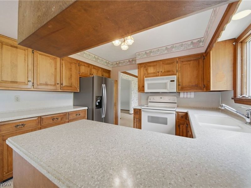 135 Seneca Trail SW, Hartville, OH 44632 Photo 13
