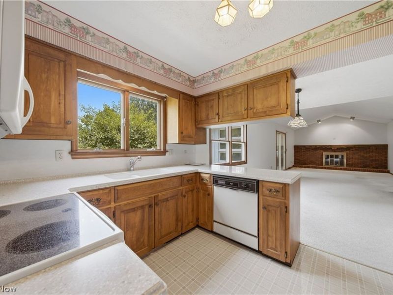 135 Seneca Trail SW, Hartville, OH 44632 Photo 14