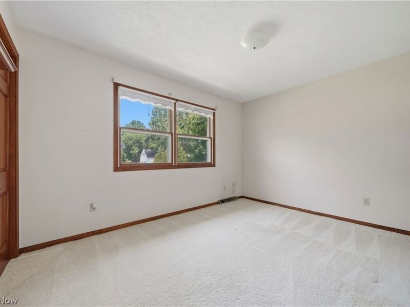 135 Seneca Trail SW, Hartville, OH 44632 Photo 32