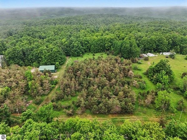 Robinson Road, Harbor Springs, MI 49740