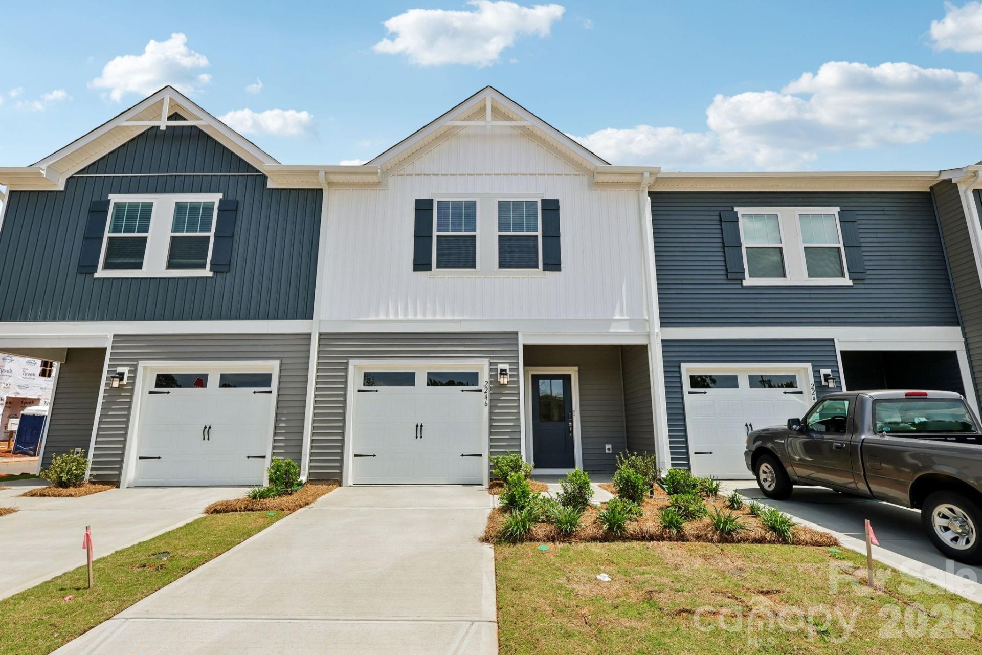 9024 Foggy Brook Loop, Charlotte, NC 28216 Main Photo