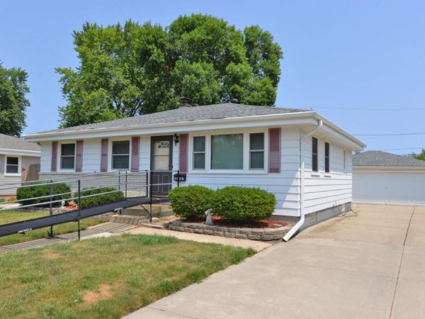 2207 Illinois STREET, Racine, WI 53405