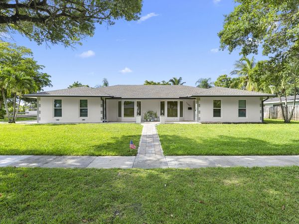 7381 NW 9th Street, Plantation, FL 33317