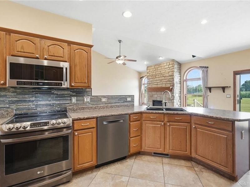 3678 Old Springfield Road, Springfield, OH 45502 Photo 23
