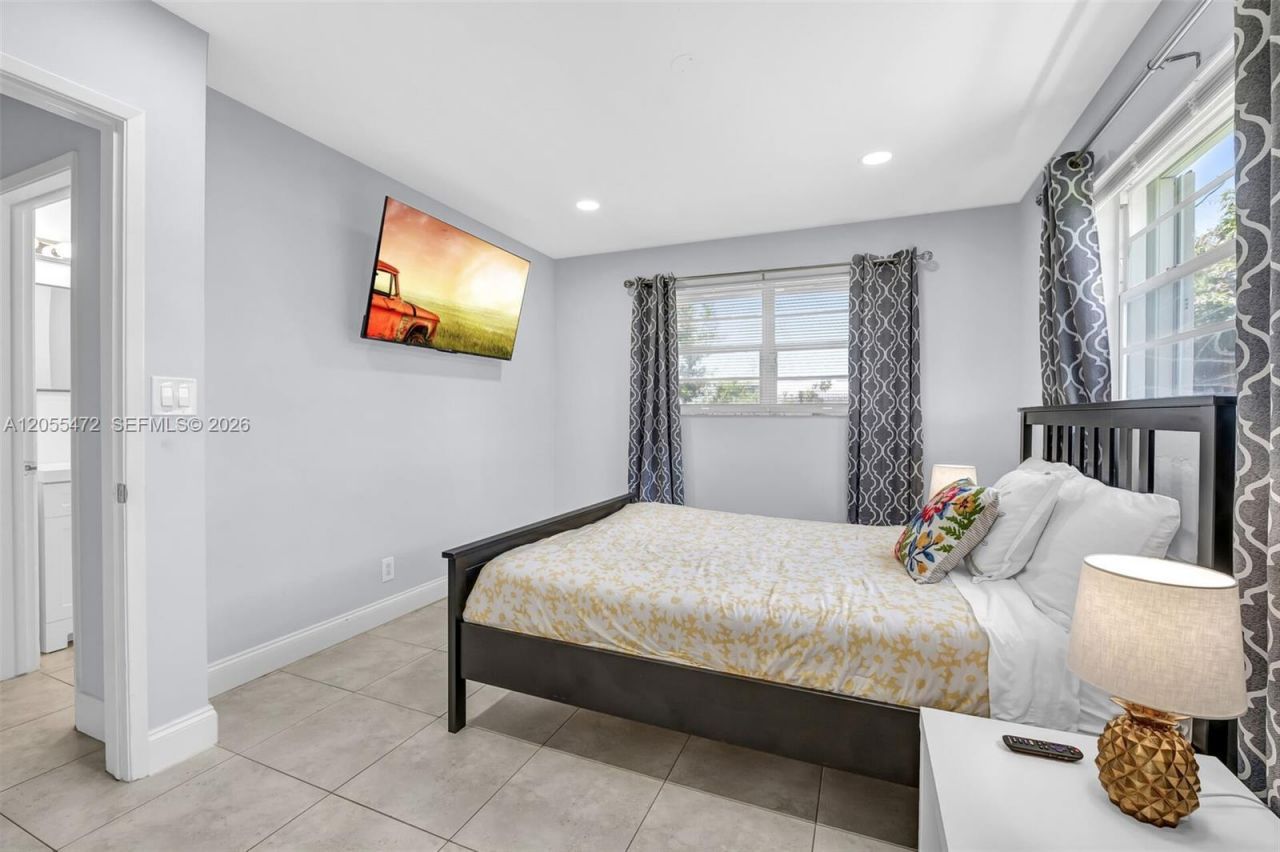 2160 NE 56th St, Unit 2, Fort Lauderdale, FL 33308 Photo