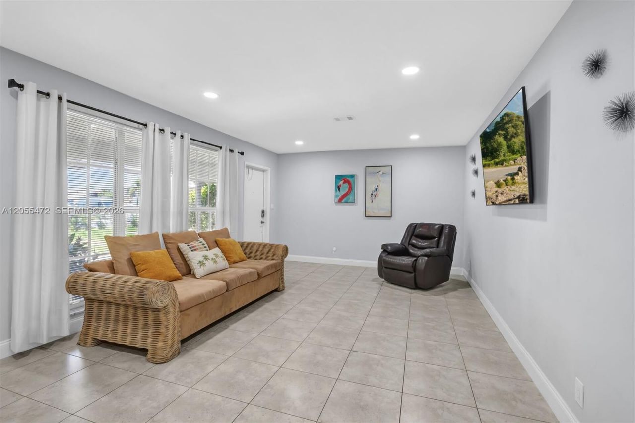 2160 NE 56th St, Unit 2, Fort Lauderdale, FL 33308 Photo