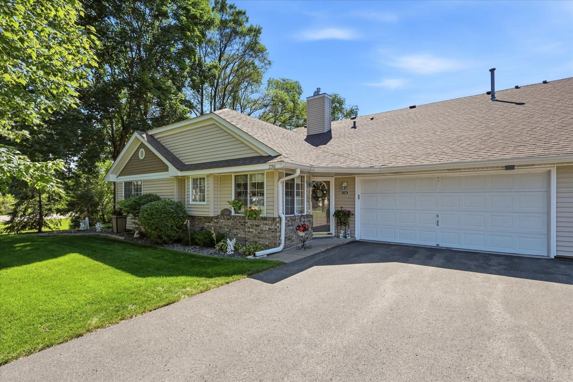 736 85th Lane Nw, Coon Rapids, MN 55433 Main Photo