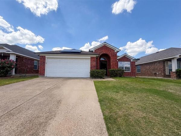 2563 Taos Drive , Grand Prairie, TX 75051