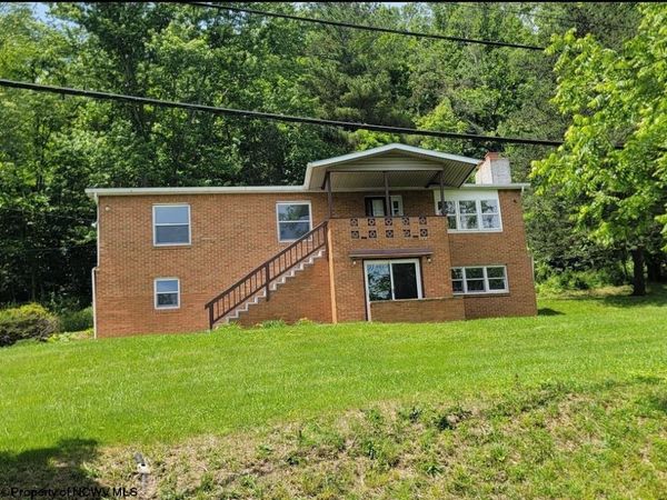 46 Pounds Hollow Road, Morgantown, WV 26508