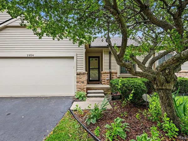 1954 Ash Court, Waterford Township, Mi 48328