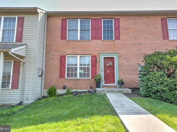 104 BATTENS CIRCLE , LEOLA, PA 17540