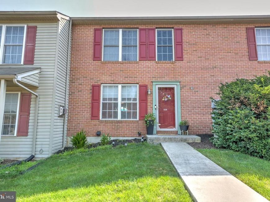 104 Battens Circle , Leola, PA 17540 Main Photo