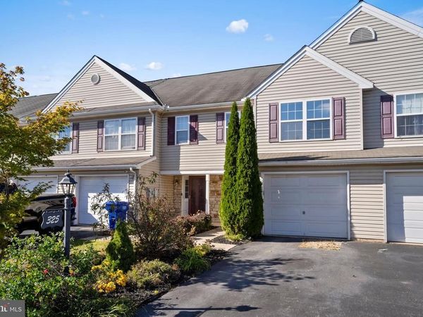 325 FISHER DRIVE , YORK, PA 17404