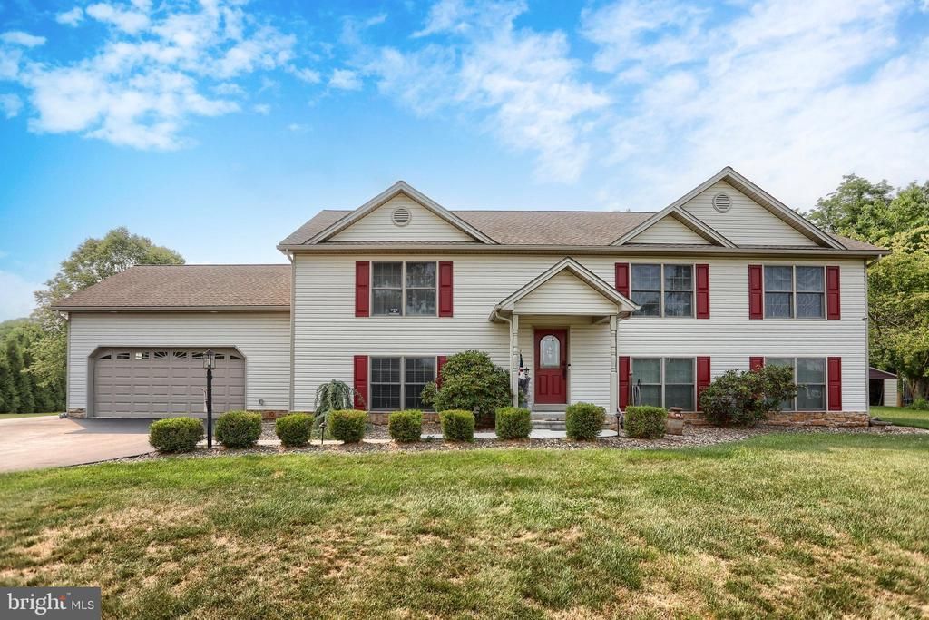 10 David Glenn Drive, Carlisle, PA 17015 Main Photo
