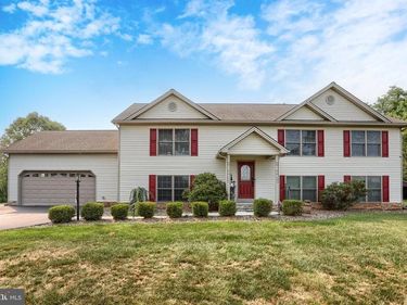 10 DAVID GLENN DRIVE, CARLISLE, PA 17015