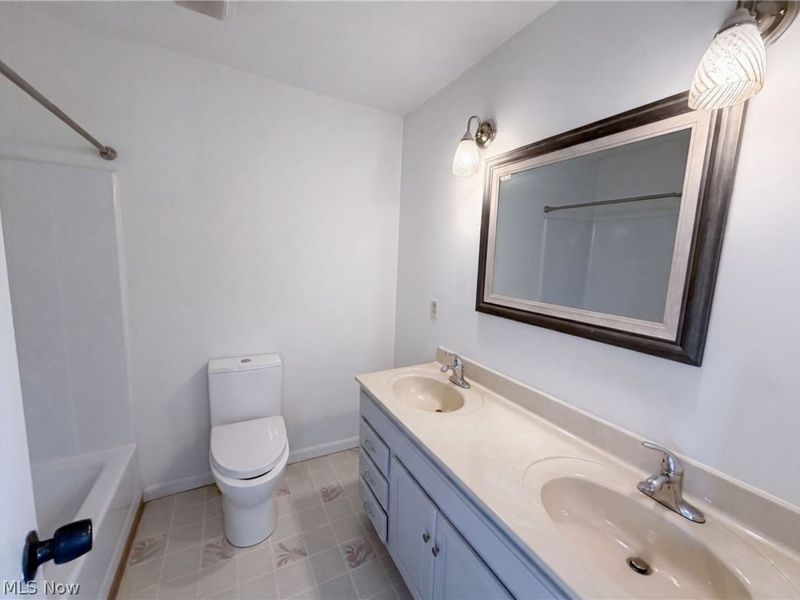 546 Kalene Court , Eastlake, OH 44095 Photo 8