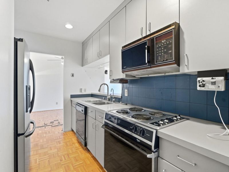 100 Riverside Place, Unit 303, Covington, KY 41011 Photo 6