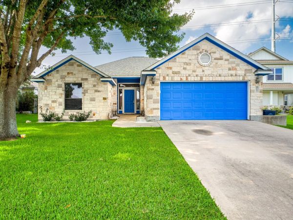 212 Cailin CT , Burnet, TX 78611