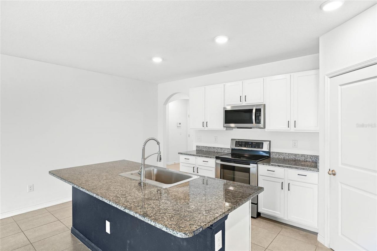 3909 Park Willow Avenue, Palmetto, FL 34221 Photo