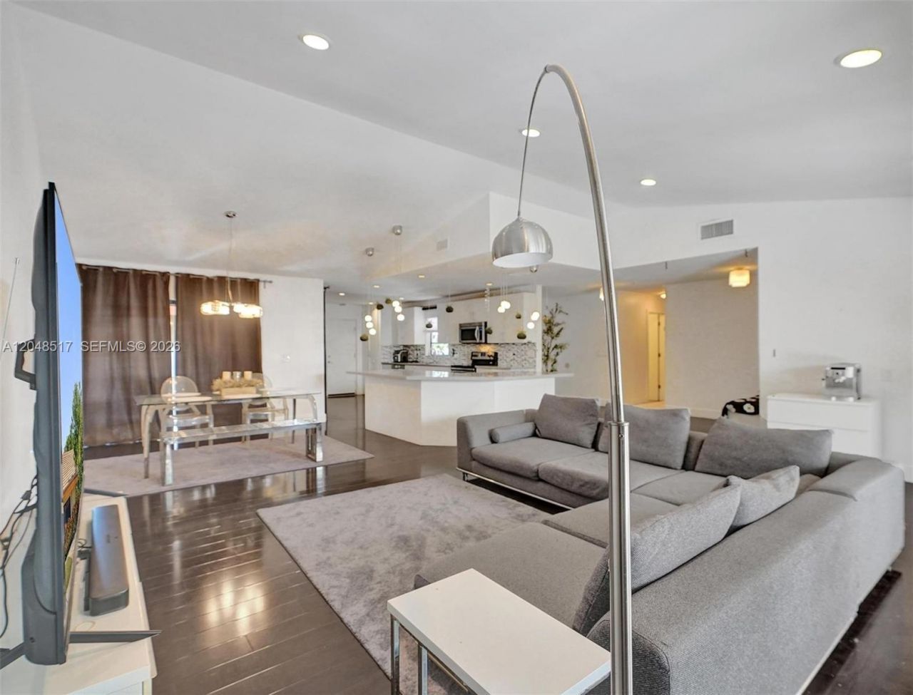 20475 NE 10th Place , Miami, FL 33179 Photo