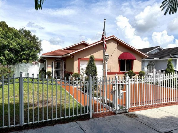 7510 W 4th Ave , Hialeah, FL 33014