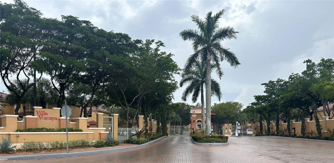 8508 NW 141st Ter , Unit 501, Miami Lakes, FL 33016 Photo