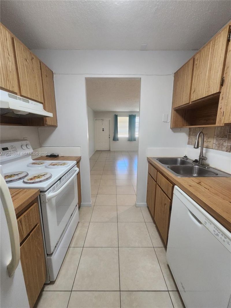 10004 Twin Lakes Dr, Unit 36-F, Coral Springs, FL 33071 Photo