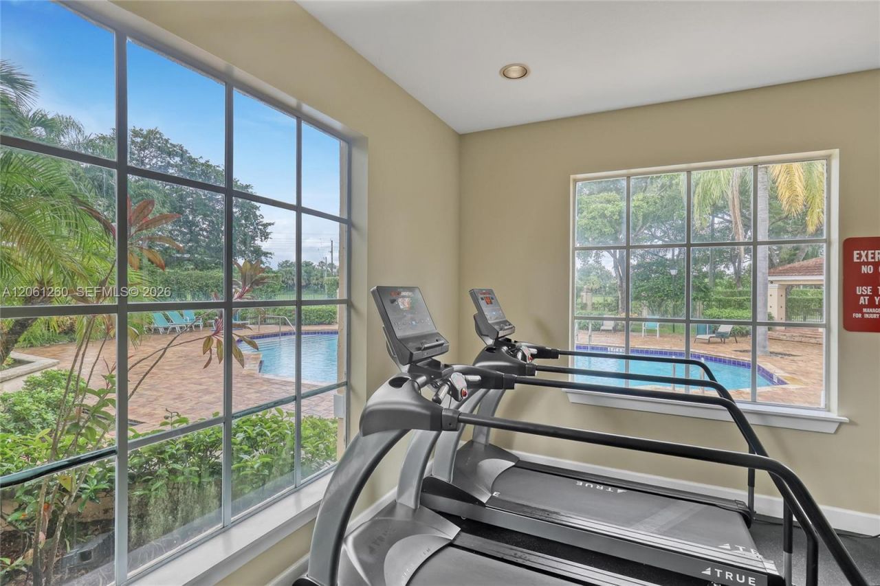 1727 Village Blvd, Unit 108, West Palm Beach, FL 33409 Photo