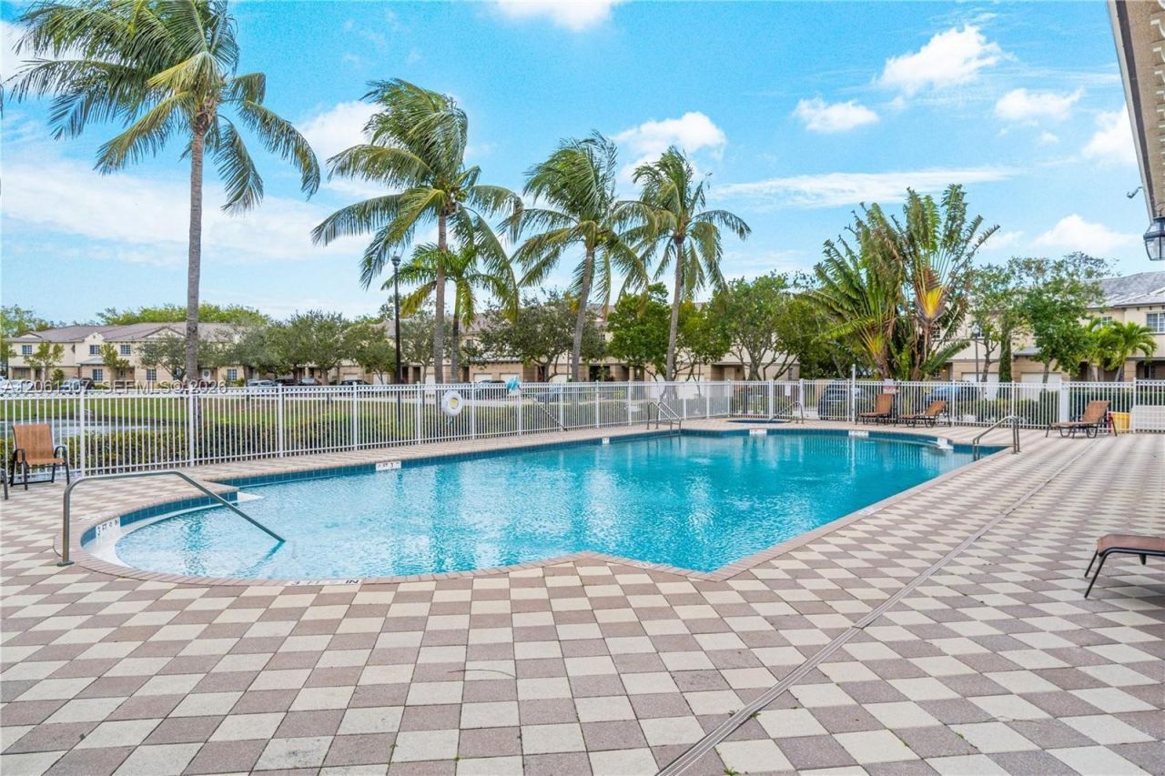 1925 Marsh Harbor Dr, Unit 204, Riviera Beach, FL 33404 Photo