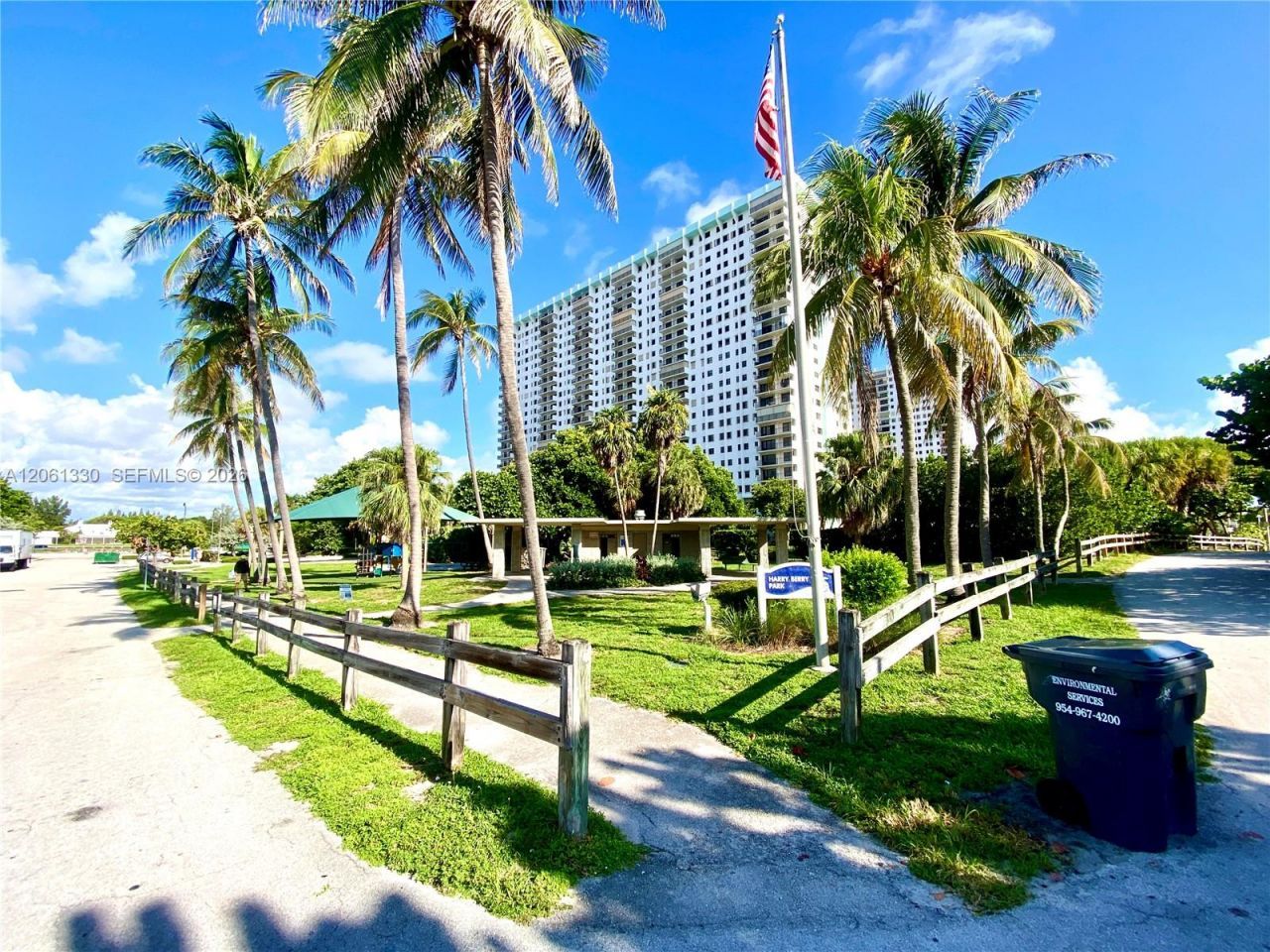1504 S Surf Rd, Unit 65, Hollywood, FL 33019 Photo