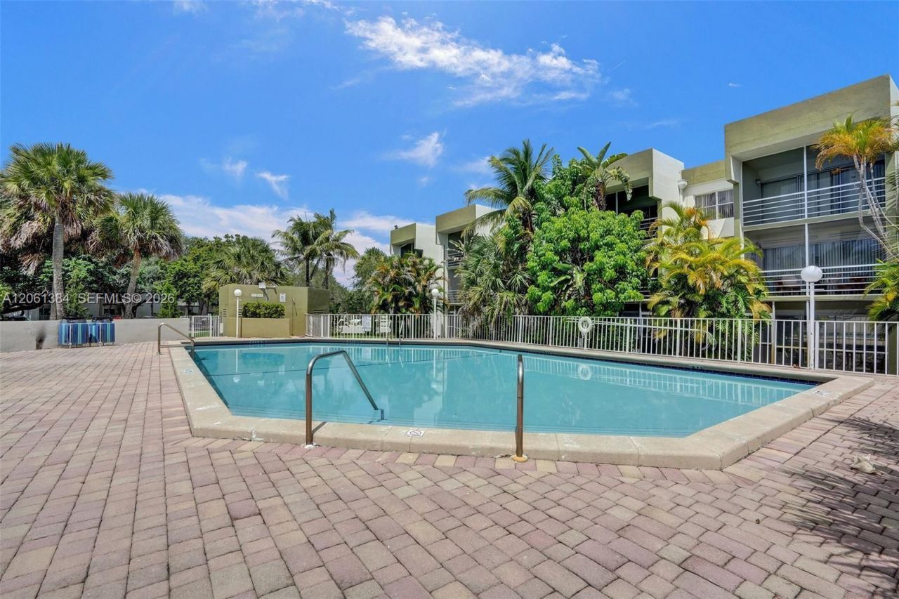 4235 N University Dr, Unit 306, Sunrise, FL 33351 Photo