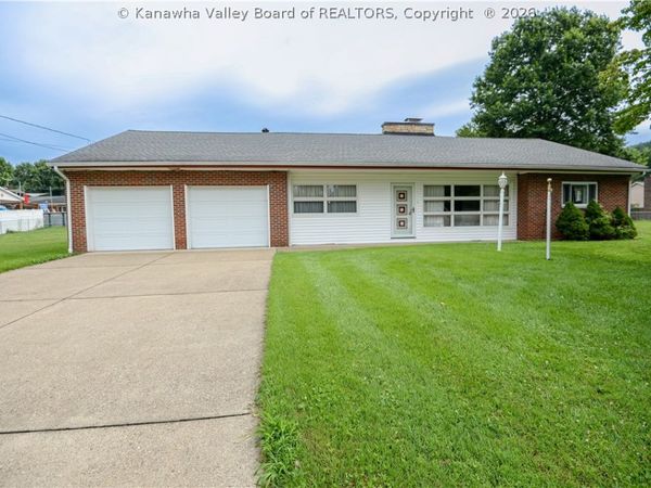 12 Peyton Avenue, St Albans, WV 25177