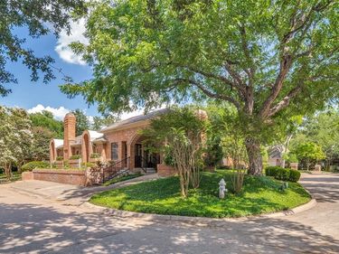 16028 Chalfont Place, Dallas, TX 75248