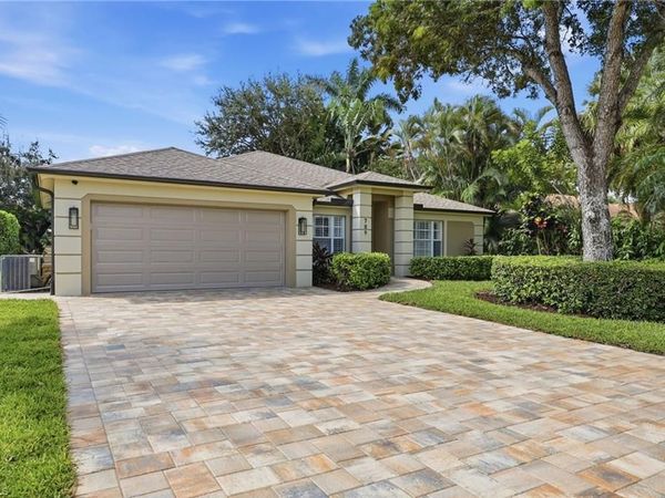 789 Coldstream CT, NAPLES, FL 34104