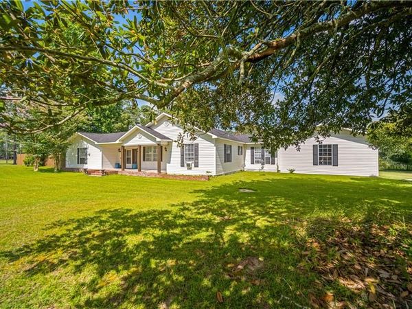 246 COUNTRY CLUB Road, Leesville, LA 71446