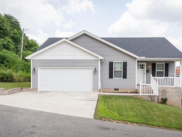 27 Platinum Drive, Chesapeake, OH 45619