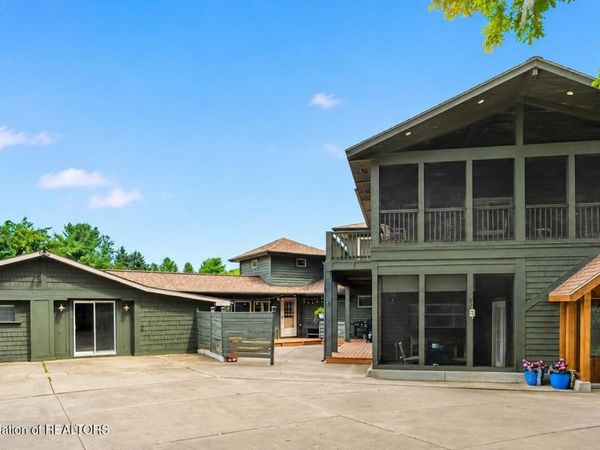 10841 Bond Road, DeWitt, MI 48820